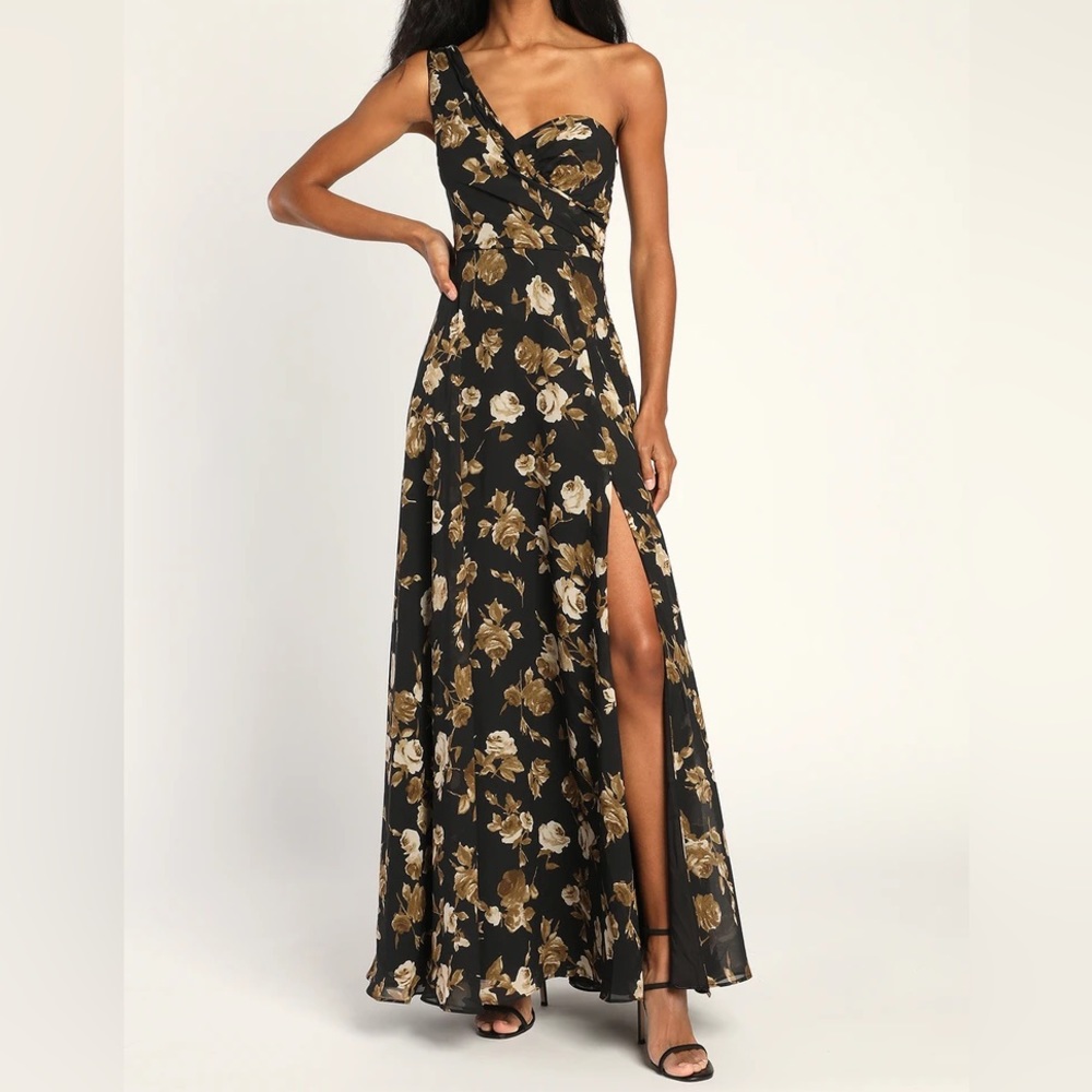 Lulu’s Fashionably Refined Floral Maxi Dress
